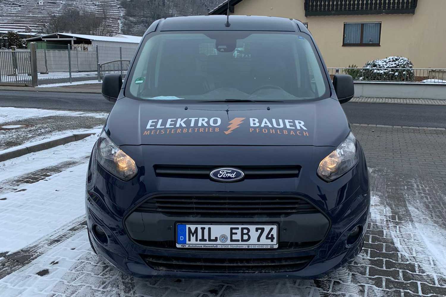 Elektro Bauer Ford vorne